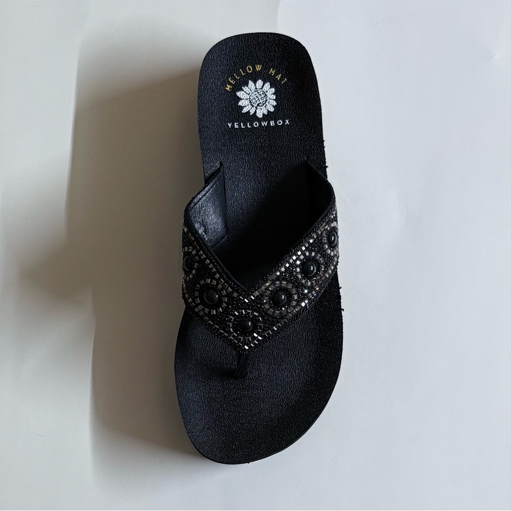 YELLOW BOX BLACKLY BLACK SANDALS MEDIUM WIDTH NEW IN BOX - Picture 2 of 7